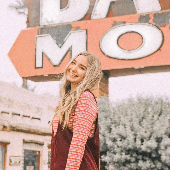 Meet your Posher, Hallie - Picture 1 of 1